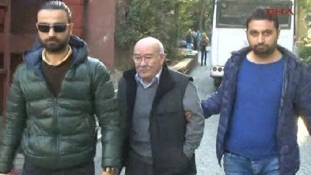 Cumhuriyet Gazetesine Operasyon: Murat Sabuncu gözaltında