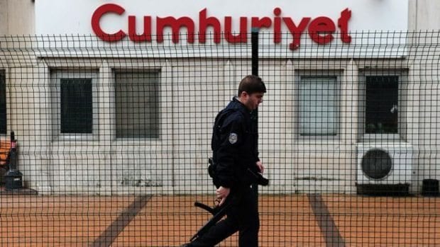 Cumhuriyet Gazetesine Operasyon: Murat Sabuncu gözaltında
