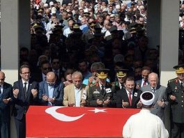 Biz öldük çocuk! Unuttun mu bizi? Senin sayende öldük!