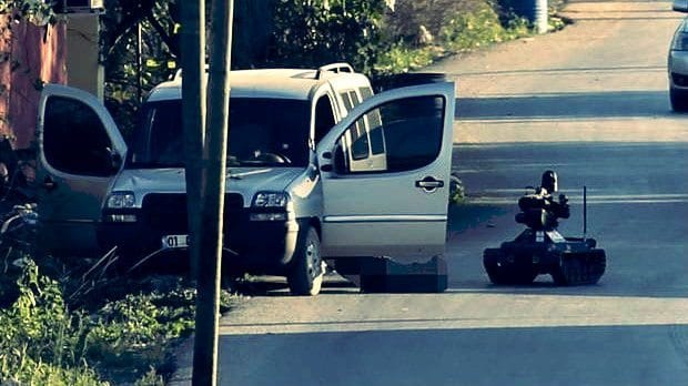 Adana'da 2. bombalı araç sürücüsü vuruldu