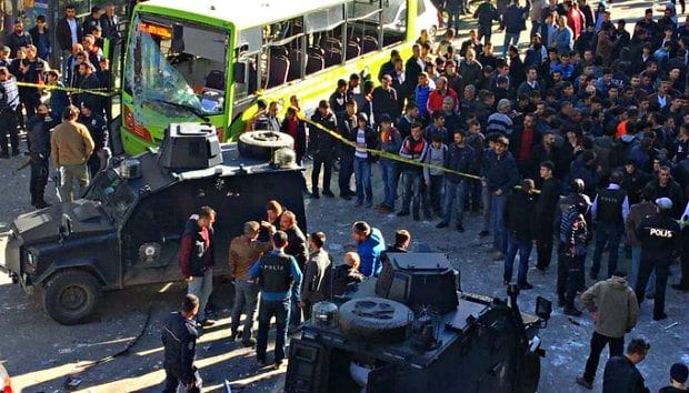 Başbakan açıkladı: Diyarbakır'da 8 şehit 100'den fazla yaralı var