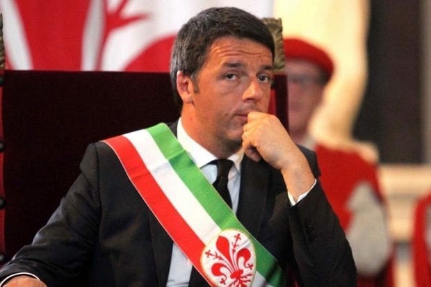İtalya Başbakanı Renzi, AB bayrağını indirtti