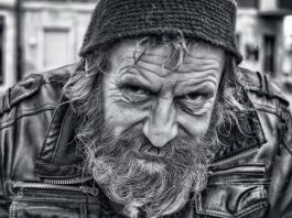 Yaşlılık ve dinginliğin iki tonu