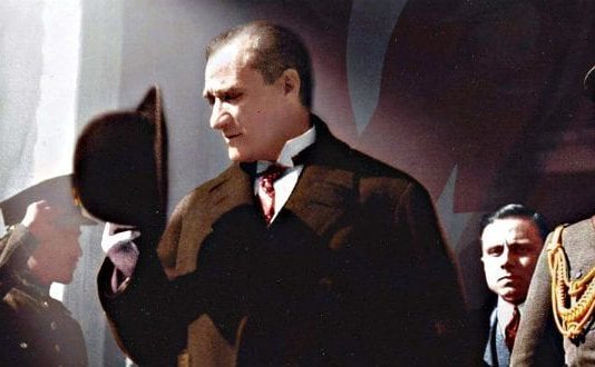Mustafa Kemal Atatürk ile kıyaslamak osmanlıcılar