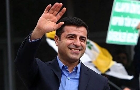 Selahattin Demirtaş'a örgüt propogandası davasında beraat Hukuk kim için? Adaleti batan bir ülke...