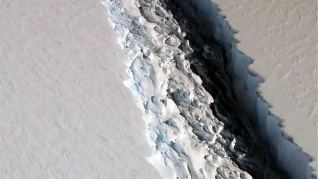 Antarktika'dan dev bir buz kütlesi kopmak üzere