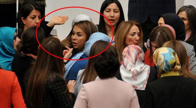 Meral Akşener MHP'ye dönmek için Anayasa Mahkemesi'ne gitti