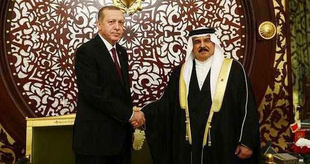 Cumhurbaşkanı Erdoğan Bahreyn'de törenle karşılandı