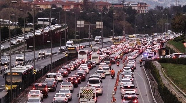 İstanbul'da ek şerit kargaşası