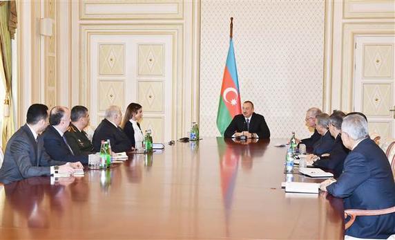 Azerbaycan Cumhurbaşkanı İlham Aliyev, eşi Mihriban Aliyeva'yı cumhurbaşkanı birinci yardımcılığı görevine getirdi.