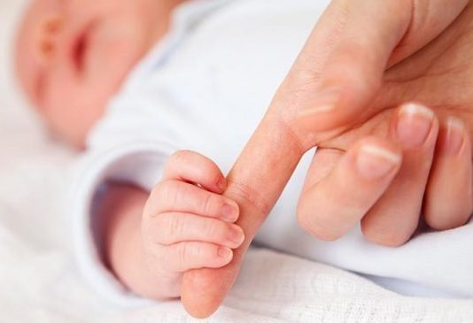 Yeni doğan bebeklerde görülen 6 refleks hangileri?