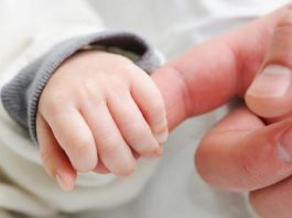 Bebeklerde işitme kaybı neden olur? Erken tanı ve tedavinin önemi!