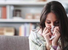 Burun akıntısı neden olur? Ciddi hastalıkların habercisi mi?