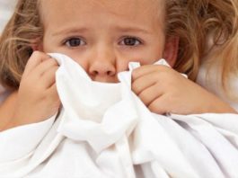 Çocuklarda korku duygusu neden kaynaklanır? Ebeveynler neler yapmalı?