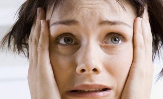 Panik atak nedir? Belirtileri ve tedavisi nasıldır?