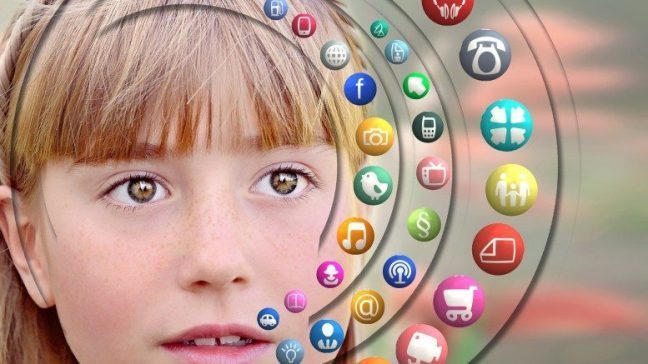Sosyal medyada çocuklarımıza kötü örnek oluyor muyuz?