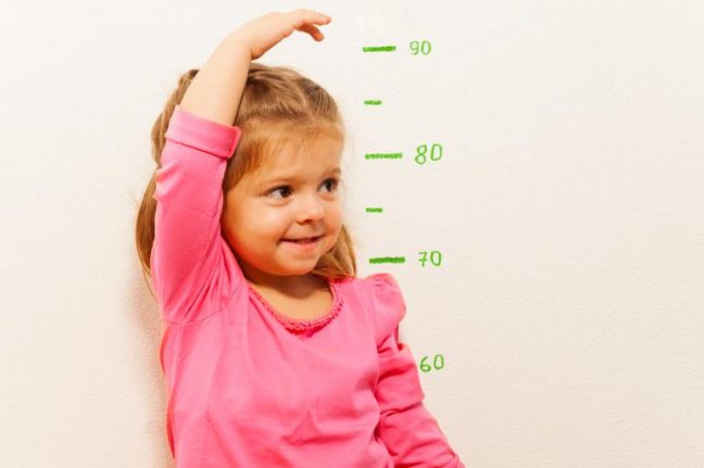 Çocuklarda boy kısalığı nedenleri nedir? Aileler neler yapmalı?
