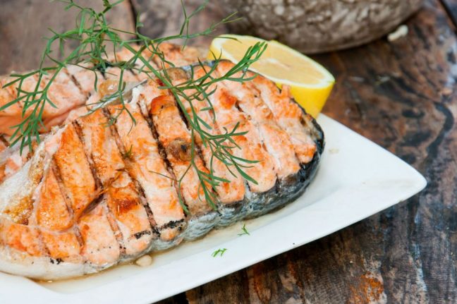 kolesterol dengeleyen besinler yemekler balık