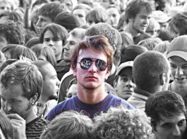 Sosyal fobi nedir? Belirtileri ve kurtulma yolları neler?