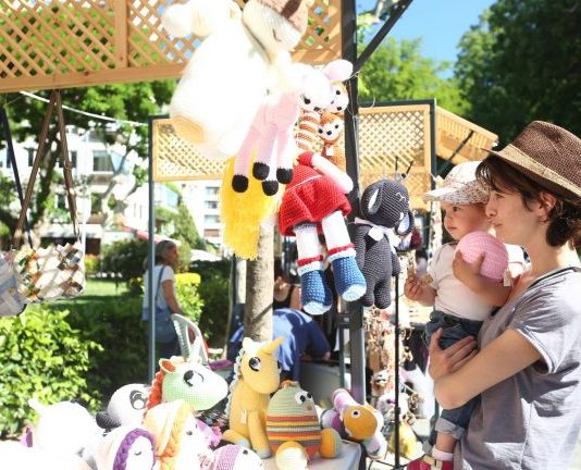 Potlaç stantları yeniden Moda'da!