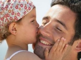 Babalar Günü'nü Anneler Günü'nden daha az kutluyoruz!