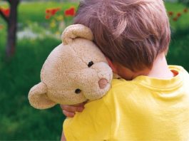 Çocuklarda tik problemi neden kaynaklanır? Neler yapılmalı?