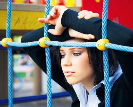 Ergenlerin kimlik kargaşası ve ailelere düşen görevler