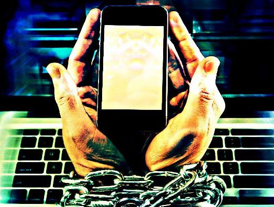 Çağın vebası: İnternet bağımlılığı nedir?