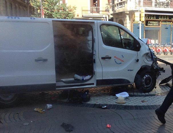 Barcelona'da terör saldırısı: Şok görüntüler