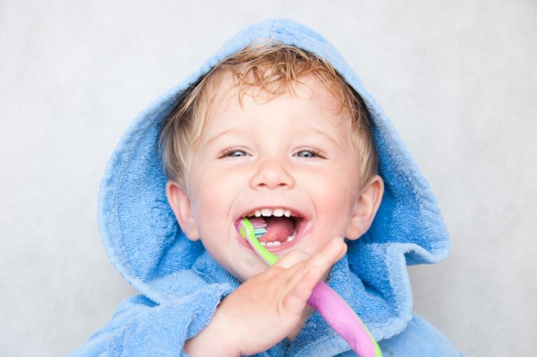 Çocukların diş sağlığı konusunda doğru bilinen 8 yanlış
