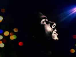 Aşk diye bir şey var mı?