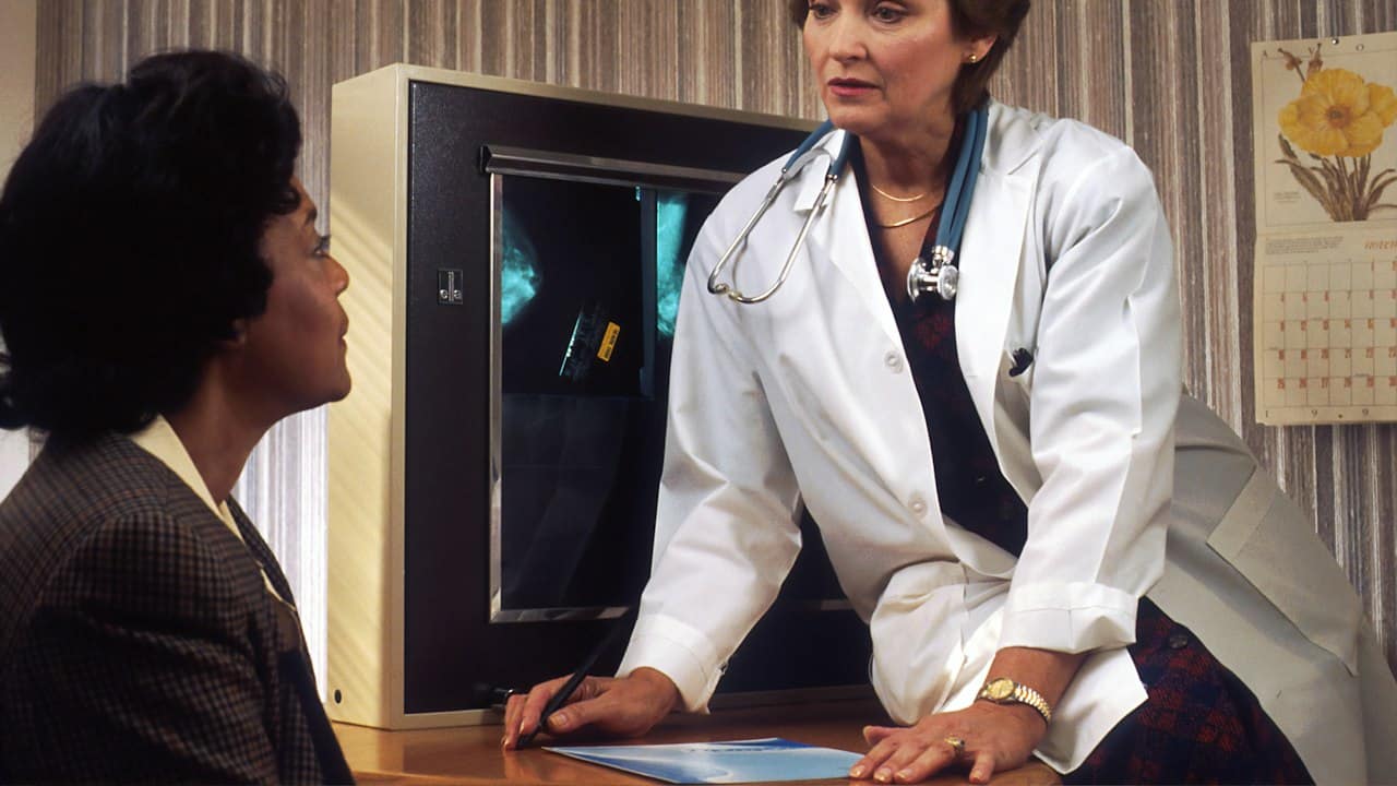 Masada hastasıyla konuşan doktor