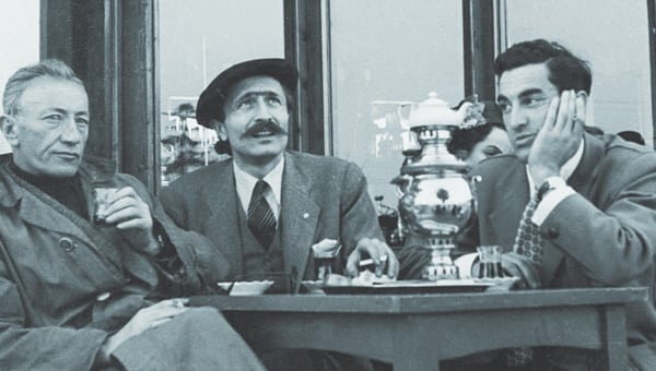 Özdemir Asaf, Sait Faik ve sinemacı Ahmet Üstel Emirgan'da çay içiyorlar (1954)