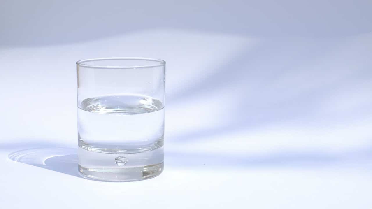 Bir bardak su