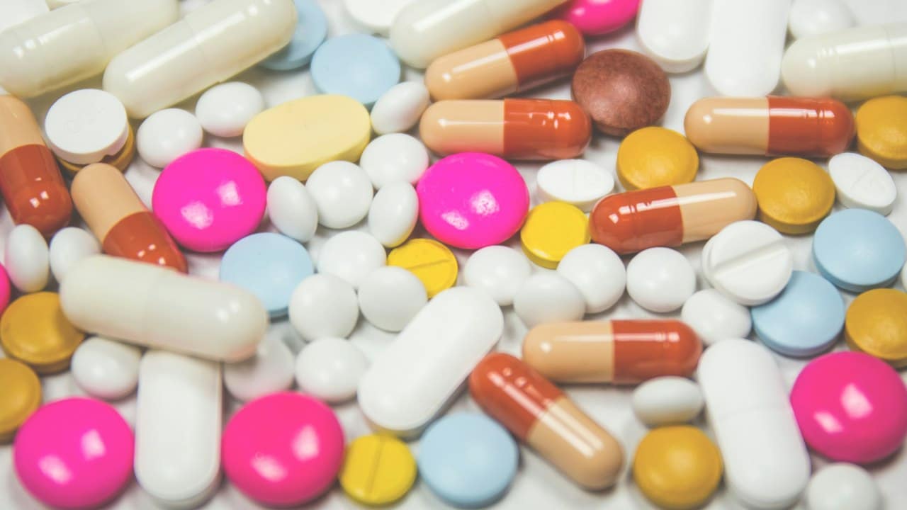 Çeşitli tablet ve kapsül ilaçlar