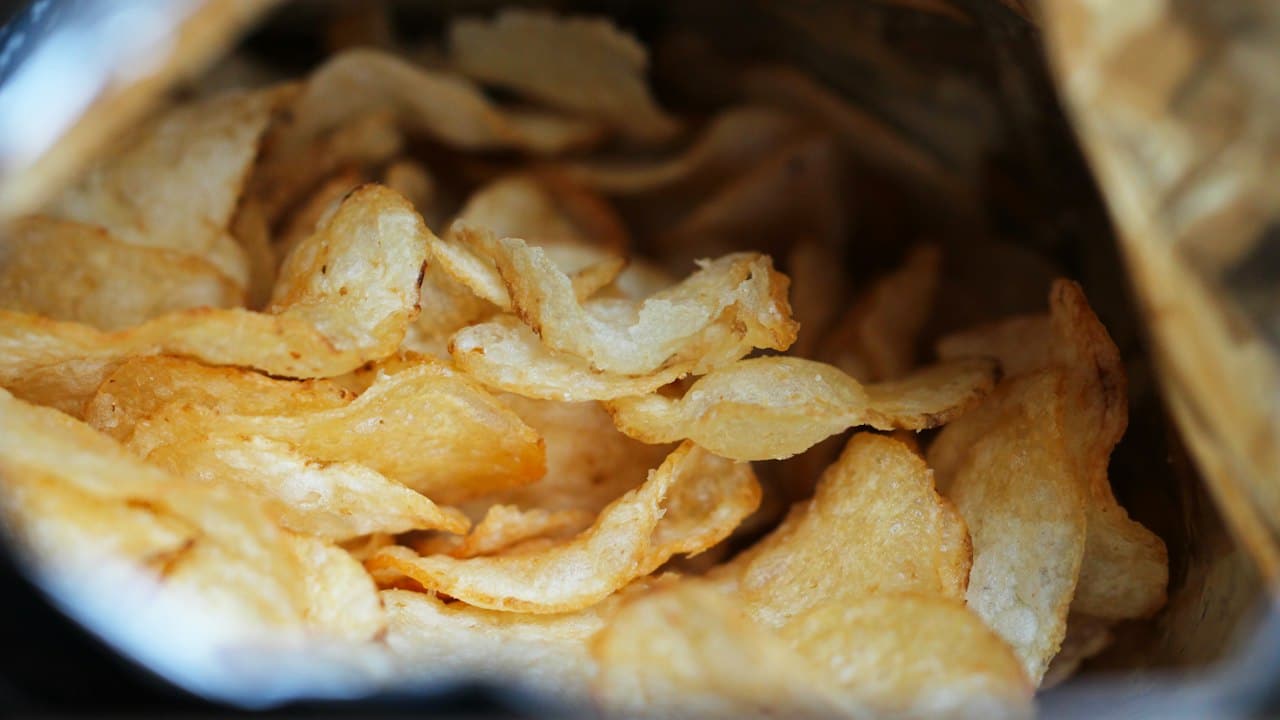 Yakın çekim cips paketi