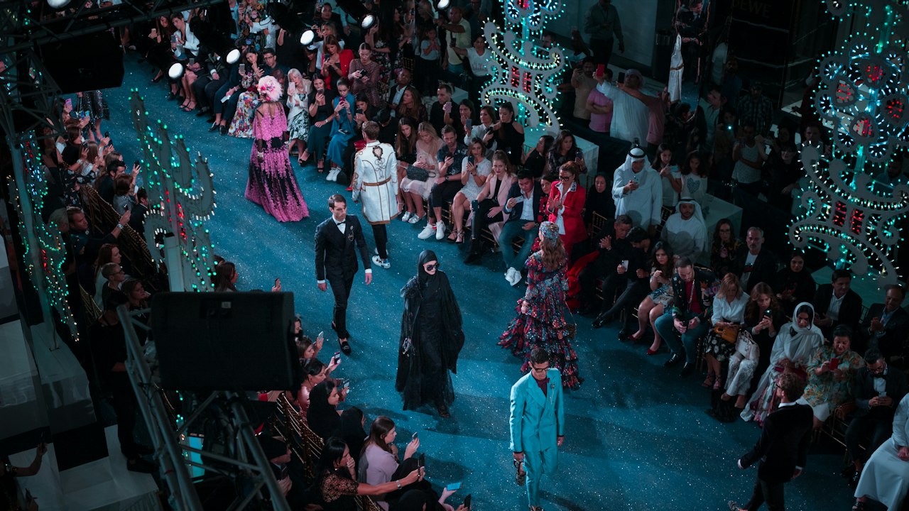 Podyumda moda defilesi