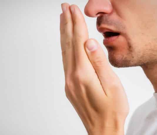 Ağız kokusu nedenleri