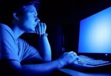 Mavi ışık nedir? Dijital ekranlardaki sinsi tehlikeye dikkat! mavi ışık