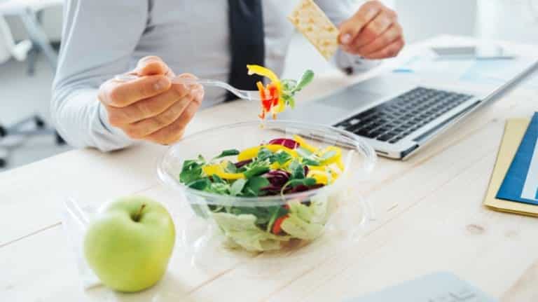 Ofis çalışanları için 6 beslenme önerisi