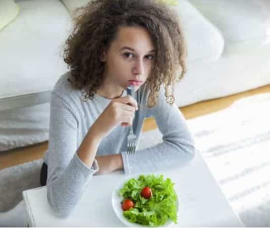 Yeme bozukluğu sorununun neden olduğu 3 tehlike!