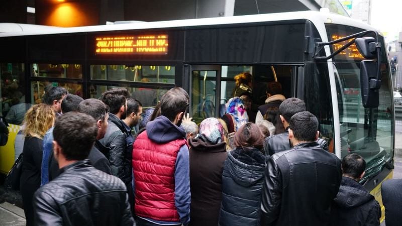 80 dakikada devr-i İstanbul: Metrobüs yolculuğu
