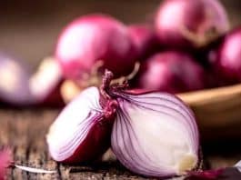 Bağışıklık sistemini güçlendiren etkili besinler soğan sarımsak