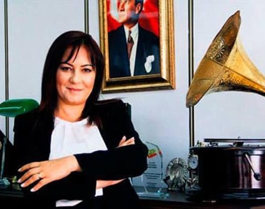 Ses sanatçısı Amber Türkmen AK Parti Çankaya Belediye Başkan adayı