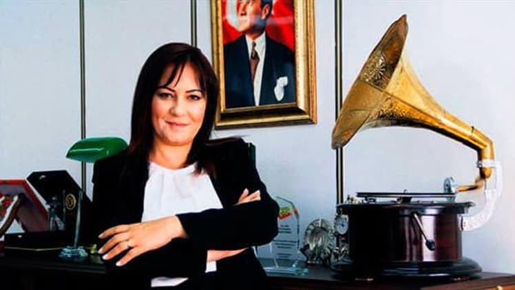 Ses sanatçısı Amber Türkmen AK Parti Çankaya Belediye Başkan adayı