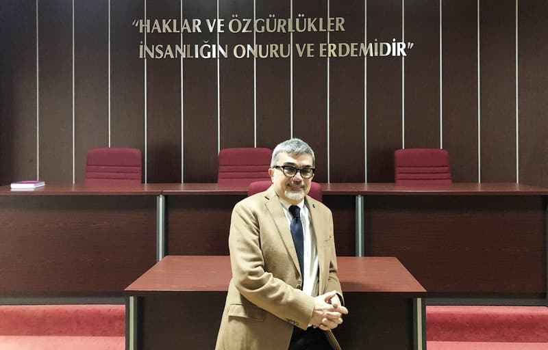 Maltepe Üniversitesi Hukuk Fakültesi Medeni Hukuk Anabilim Dalı Başkanı Prof. Dr. Etem Saba Özmen