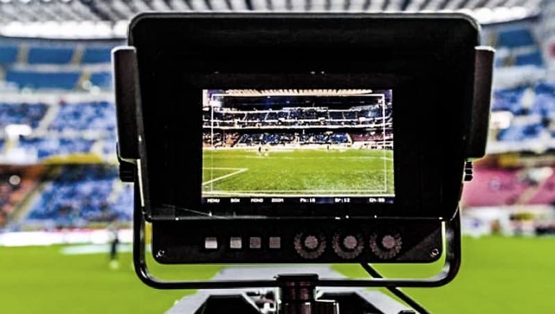 Futbola yönelik kötü bir öneri daha: VAR video hakem kontrol eden sistem