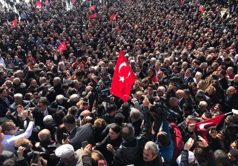Ankara'lılardan İmamoğlu'na sevgi seli