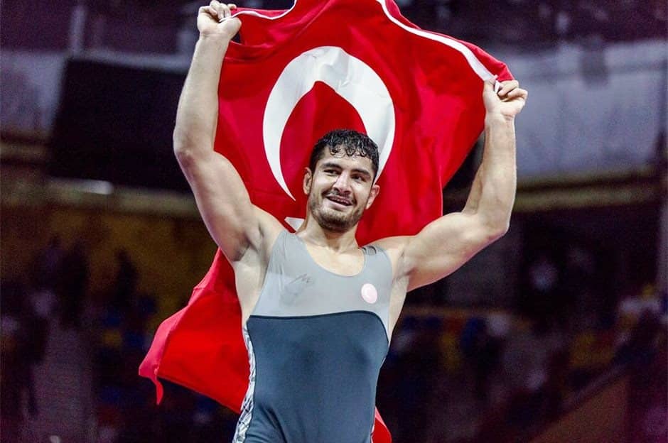 Milli güreşçi Taha Akgül 7. kez Avrupa şampiyonu oldu