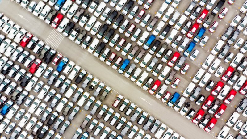 Otomobil ve hafif ticari araç pazarı yüzde 56 azaldı